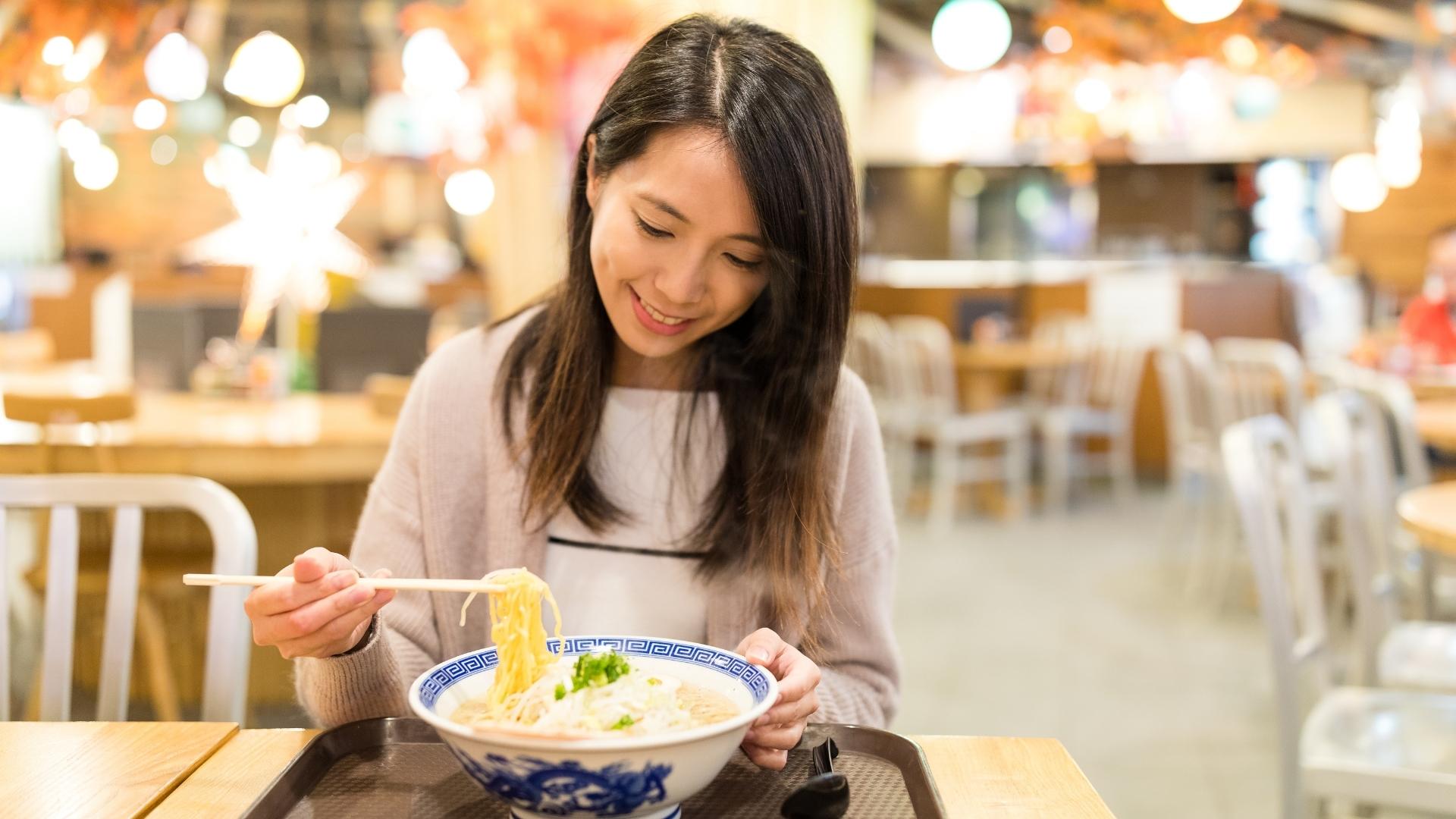 airport ramen bar